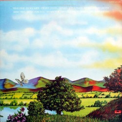 Barclay James Harvest - Time Honoured Ghosts Barclay James Harvest - Time Honoured Ghosts